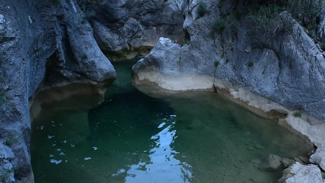 kral su havuzları