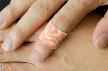 Hand pointing with injured finger