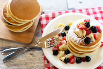 フルーツパンケーキ