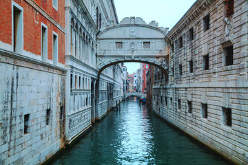 Fototapeta na wymiar Bridge of sighs in Venice, Italy