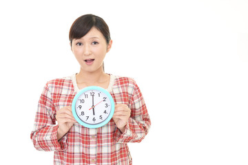 朝寝坊をした女性