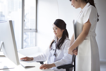 Female doctors and female nurses