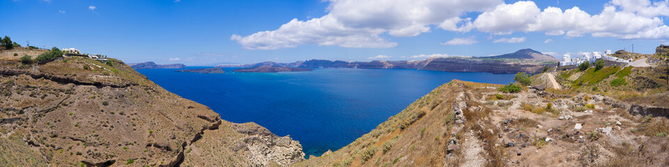 Fototapeta na wymiar View on caldera, Santorini island, Greece