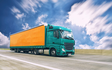Warentransport per LKW // truck on highway 