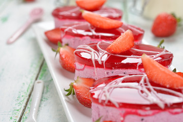 Cake with jelly and strawberry