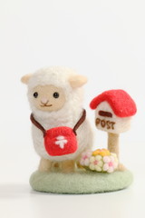 羊毛フェルト－羊の郵便屋さん