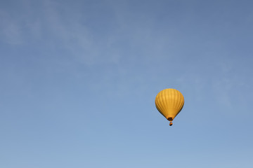 Obraz premium hot-air balloons flying