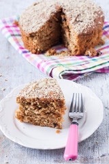 carrot and walnut cake