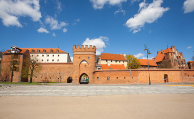 Brama Mostowa i Dwór Mieszczański, Toruń, Poland 