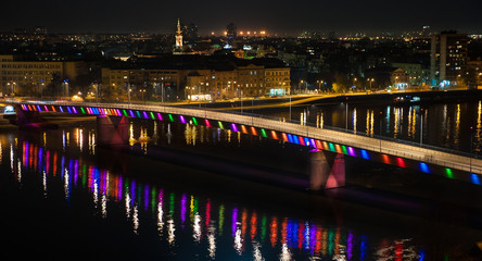Regenbogenbrücke von Novi Sad nach Petrovaradin