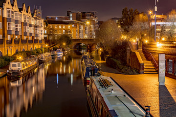 Atemberaubende Aussicht auf die Kanäle in Birmingham