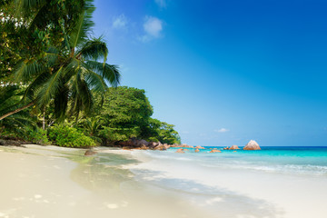 Fototapeta na wymiar tropical anse lazio beach on praslin island seychelles