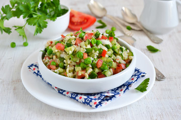 Salad with vegetables, green beans and bulgur