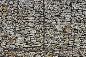 Retaining wall