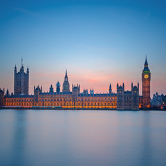 Naklejka na ściany i meble Big Ben and Houses of parliament at dusk in London