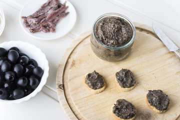 toasted bread with olive pate