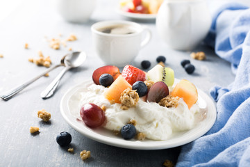 Quark with granola, fruits and berries