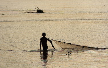 Pêche au filet à Madagascar