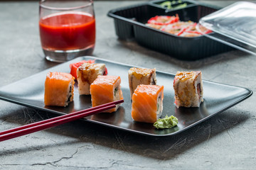 Set of salmon & eel sushi rolls