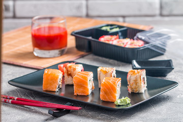 Set of salmon & eel sushi rolls