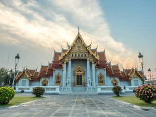 Fototapeta premium Marble temple under twilight sky