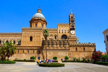 Fototapeta na wymiar Ornate architecture of Palermo Cathedral, Sicily, Italy