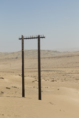 alter Strommast in der Wüste, old power pole in the desert