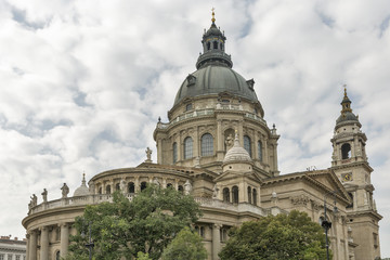 Fototapeta na wymiar Budapest Basilica of Saint Stephen on a cloudy day