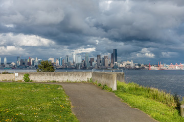 Fototapeta na wymiar Seattle Skyline Mid-section 4