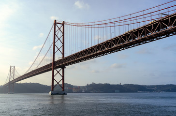 25 de Abril Bridge