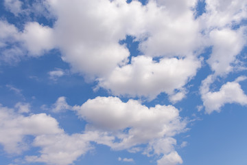 The sun , blue sky . 
Blue sky, clouds, sun , spring .