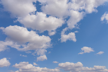 The sun , blue sky . 
Blue sky, clouds, sun , spring .