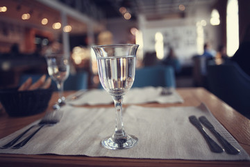 restaurant clean glass