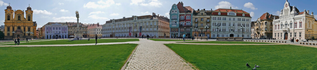 Fototapeta premium Panoramic view with historical buildings in Union Square, Timiso
