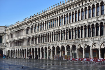 Fototapeta premium Fassade der Prokuratien am Markusplatz | Venedig