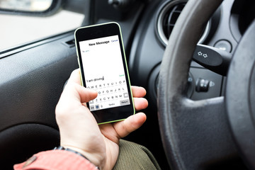sending sms from a smartphone while driving a car