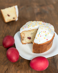 Easter cake and colorful eggs