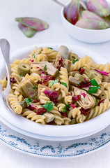Artichoke and Sun-Dried Tomato Pasta Salad