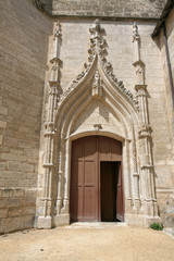 Fototapeta na wymiar Portail de l'église Notre-Dame de Niort, Deux-Sèvres, France