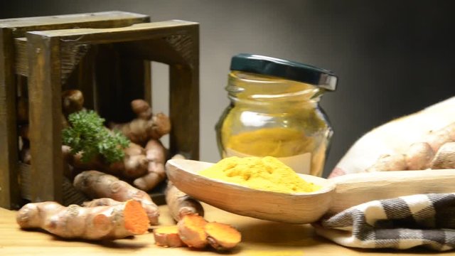 ขมิ้น Curcuma longa 薑黃 Zerde&ccedil;al Куркума длинная C&uacute;rcuma كركم Turmeric Gurkemeje Kurkuma Ostryż długi ウコン כורכום