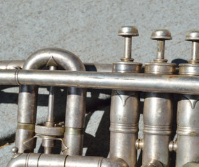 brass trumpet keys