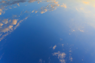 Fototapeta na wymiar cloud on clear blue sky