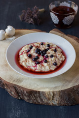 Oatmeal with blueberries