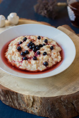 Oatmeal with blueberries
