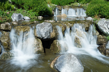 Fototapeta na wymiar Wasserfall in traumhafter Natur