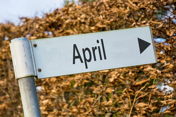 Schild 92 - April
