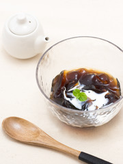 コーヒーゼリー　ミルクがけ