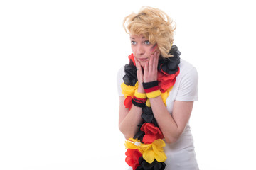 deutschlandfan fiebert für ein fußballspiel mit