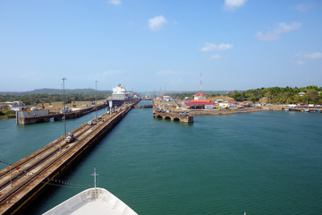 Второй шлюз Панамского канала со стороны Тихого...