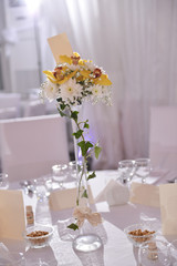 Floral arrangement on wedding day meals
